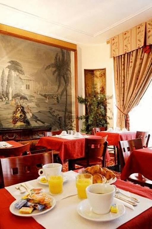 Hotel La Boetie パリ レストラン 写真